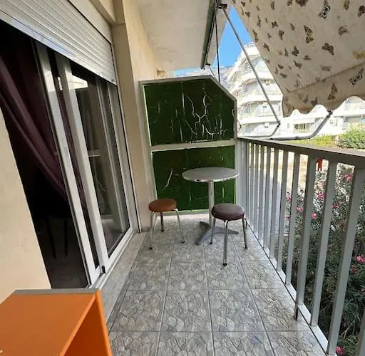 Sea Steps - Λουτράκι לוטראקי